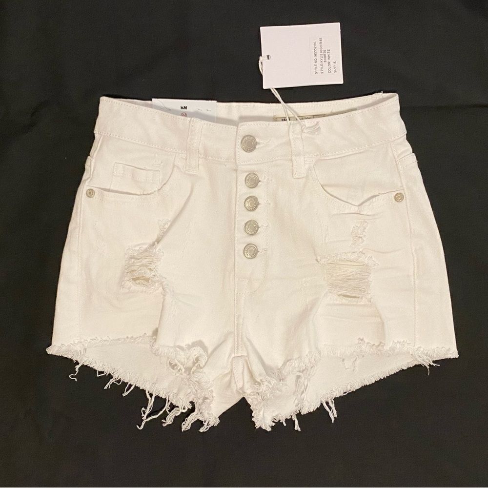 NWT I & M Jeans Kylie high-rise distressed white denim shorts size S stretch